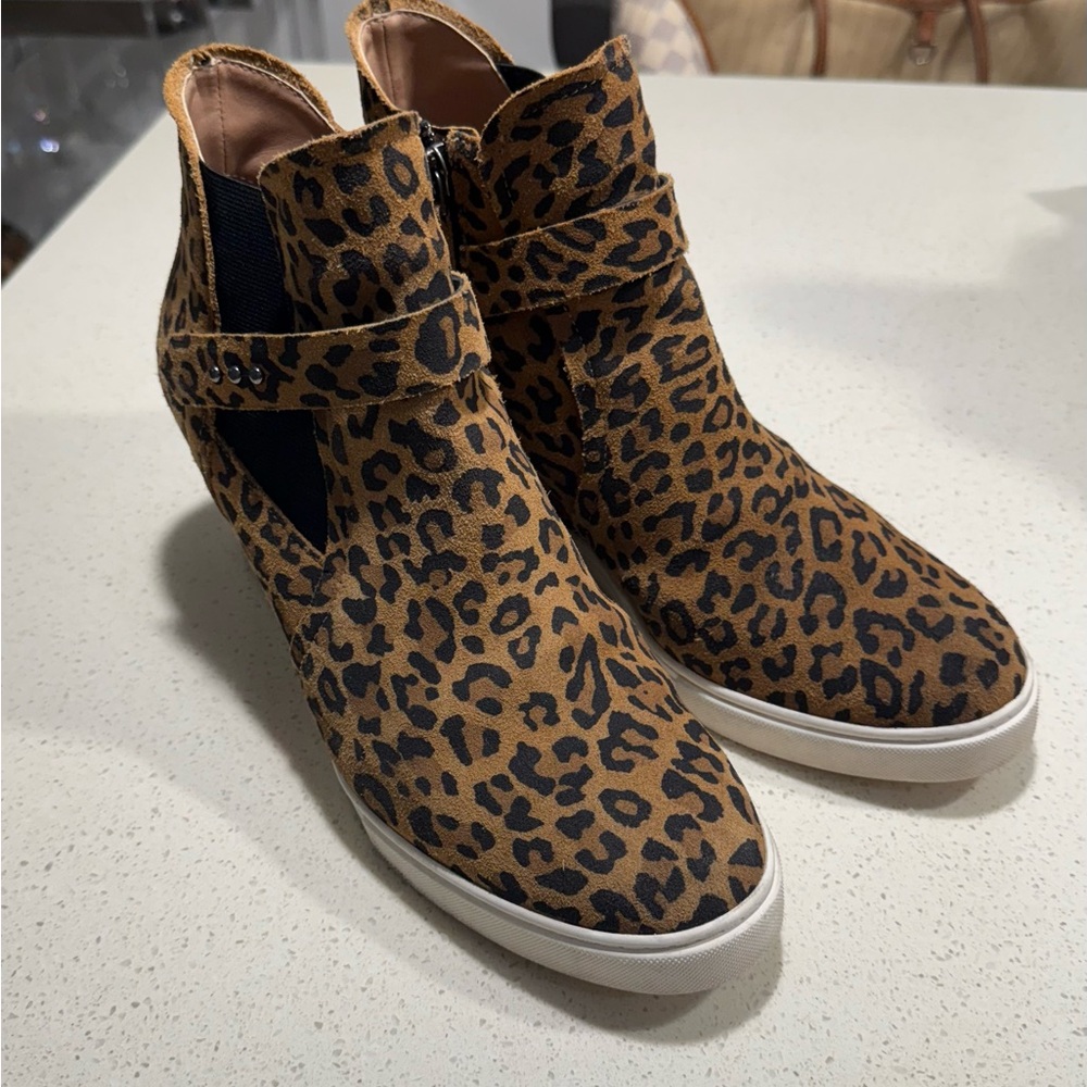 Leopard Print Ankle sneakers